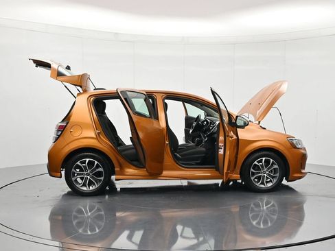 Used 2018 Chevrolet Sonic LT FWD image 47