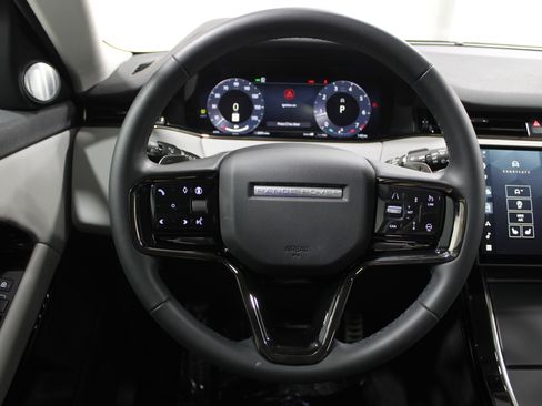 Used 2024 Land Rover Range Rover Evoque Dynamic SE image 8