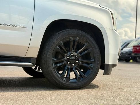 Used 2018 GMC Yukon XL SLT w/ Open Road Package AWD/4WD image 46