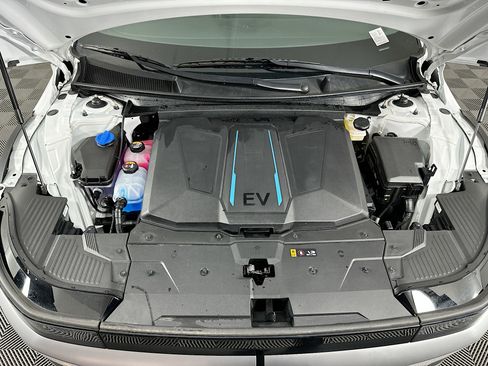 Used 2024 Hyundai Ioniq 5 SE image 31