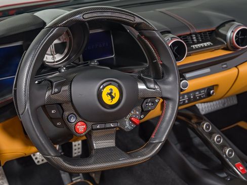 Used 2021 Ferrari 812 GTS RWD image 31