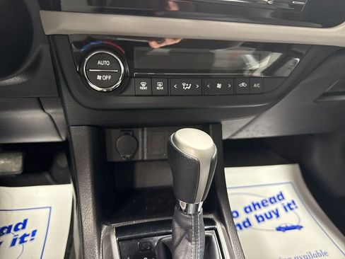 Used 2016 Toyota Corolla LE image 11