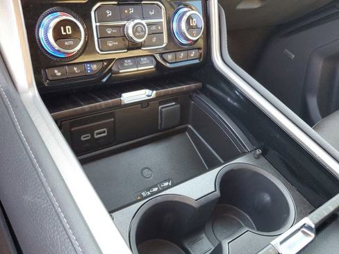 Used 2024 GMC Yukon XL Denali w/ Advanced Technology Package RWD image 23