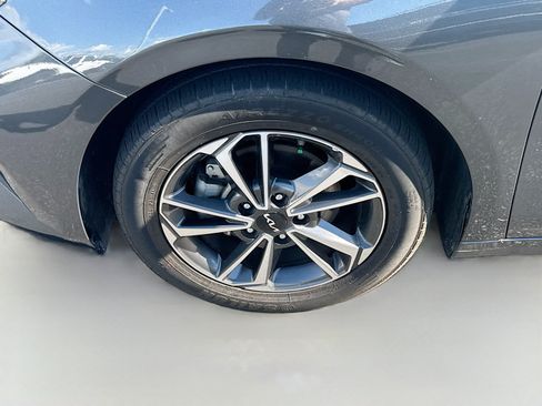Used 2023 Kia Forte LXS FWD image 30