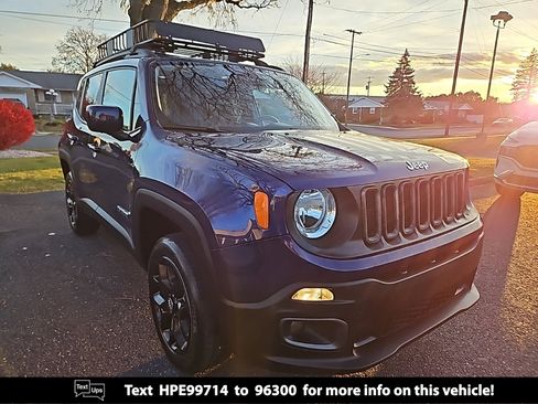 Used 2017 Jeep Renegade Latitude image 1