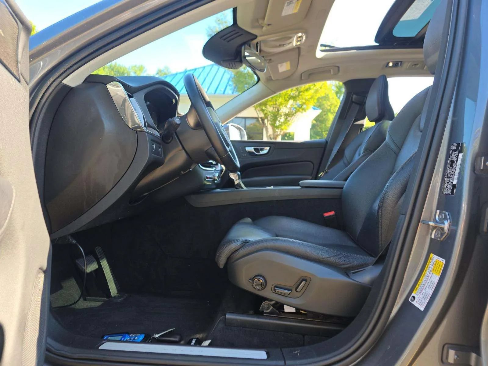 Used 2020 Volvo XC60 T5 Inscription w/ Protection Package Premier FWD image 3