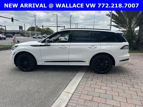 Used 2024 Lincoln Aviator Reserve w/ Equipment Group 201A image 9