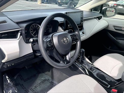 Used 2022 Toyota Corolla LE image 13
