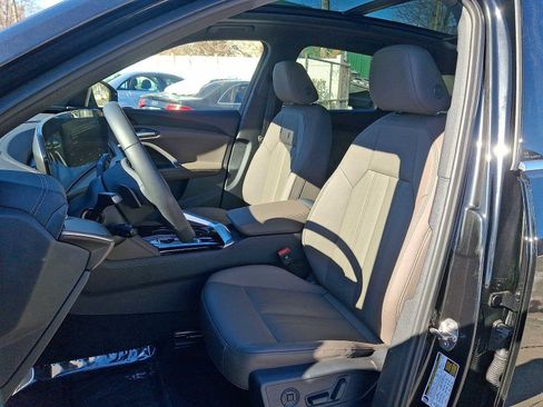 Certified 2025 Audi Q5 Premium w/ Convenience Package image 11