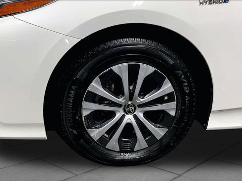 Used 2021 Toyota Prius Prime LE FWD image 11