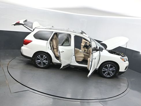 Used 2019 Nissan Pathfinder Platinum image 50
