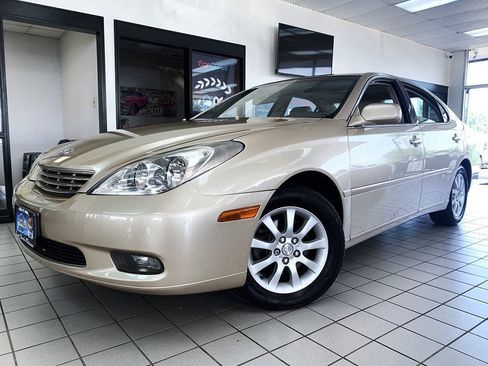 Used 2003 Lexus ES 330 FWD image 2