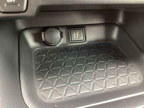 Used 2025 Toyota RAV4 XLE Premium image 22