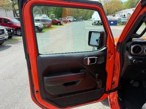 Used 2018 Jeep Wrangler Unlimited Sport image 18