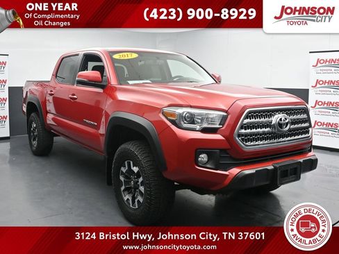 Used 2017 Toyota Tacoma TRD Off-Road w/ Premium & Technology Package AWD/4WD image 1
