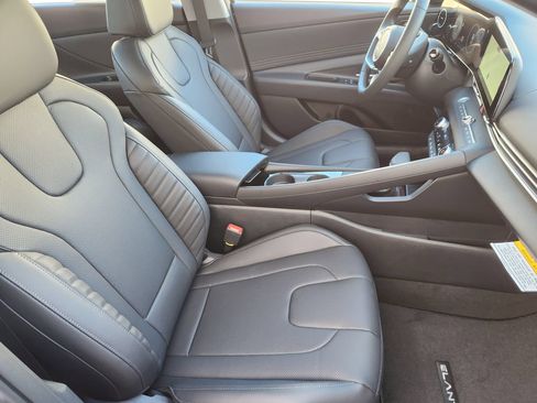 New 2026 Hyundai Elantra Limited FWD image 11