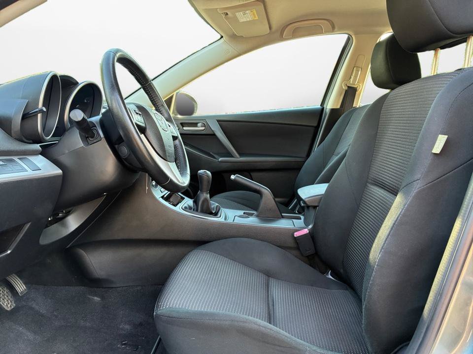 Used 2012 MAZDA MAZDA3 i Touring FWD image 9
