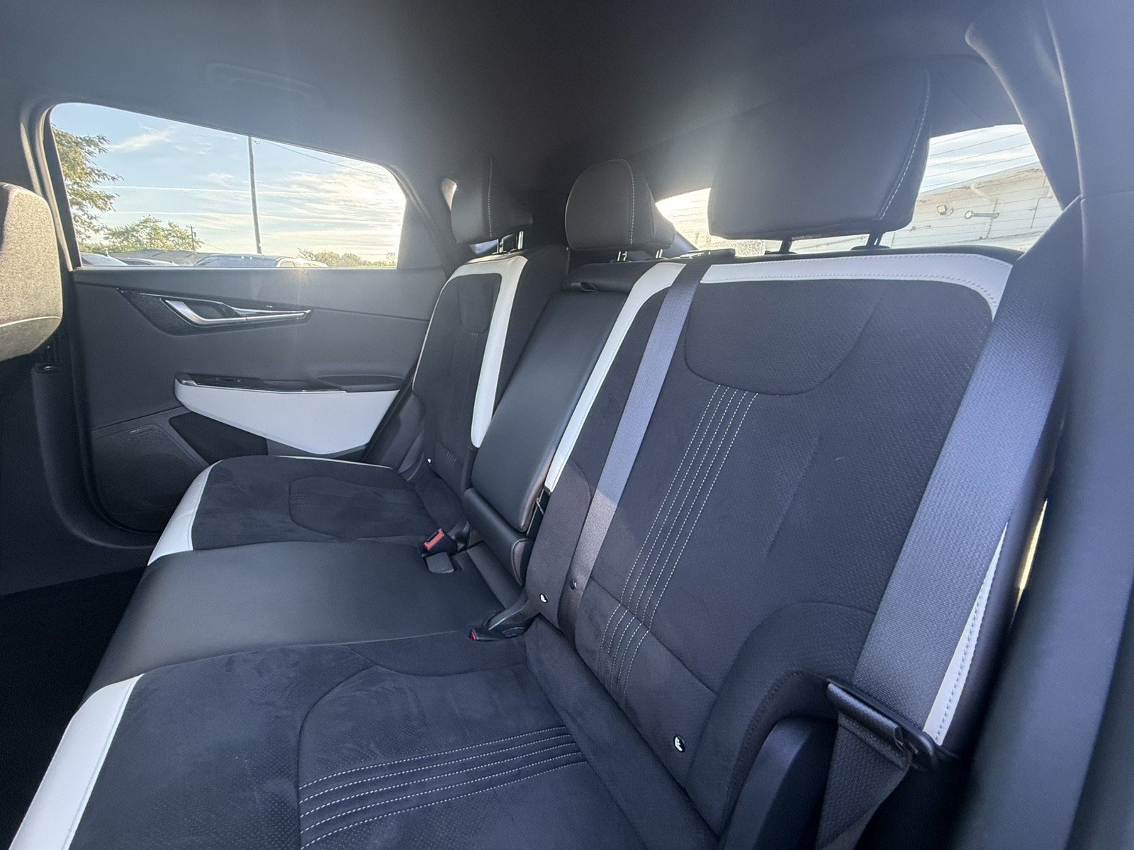 Used 2023 Kia EV6 GT-Line w/ GT-Line Suede Seat Package AWD/4WD image 27