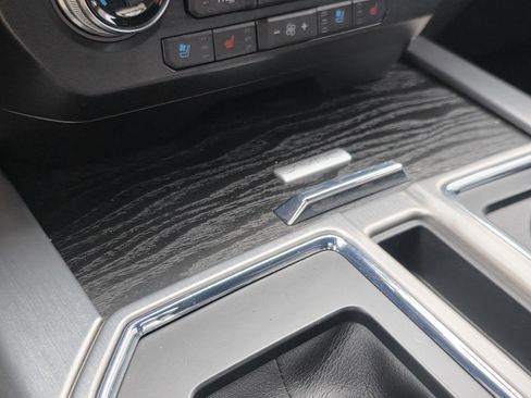 Used 2018 Ford F150 Platinum w/ Equipment Group 701A Luxury image 26