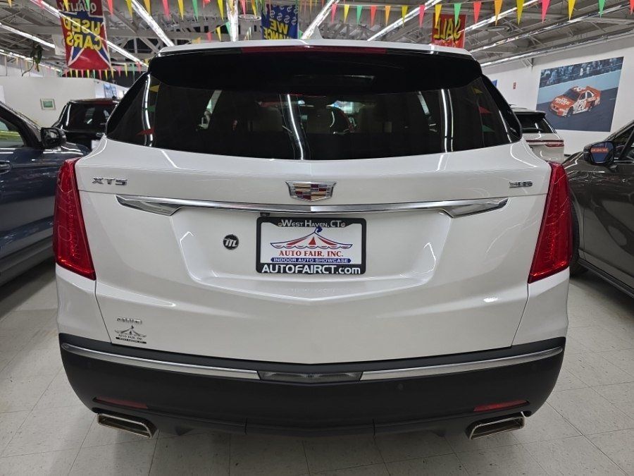 Used 2017 Cadillac XT5 Luxury w/ Driver Awareness Package AWD/4WD image 5