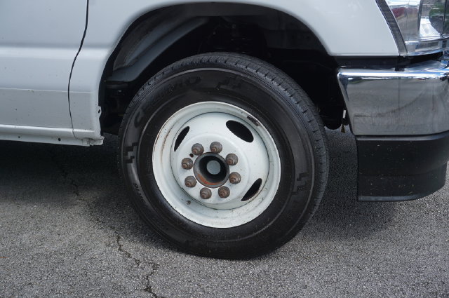 Used 2024 Ford E-350 and Econoline 350 Super Duty w/ Power Windows & Locks Group RWD image 40