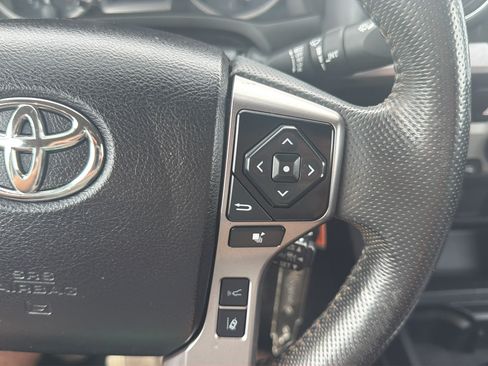 Used 2022 Toyota Tacoma SR5 RWD image 20