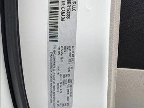 Used 2024 Chrysler Pacifica Select image 30