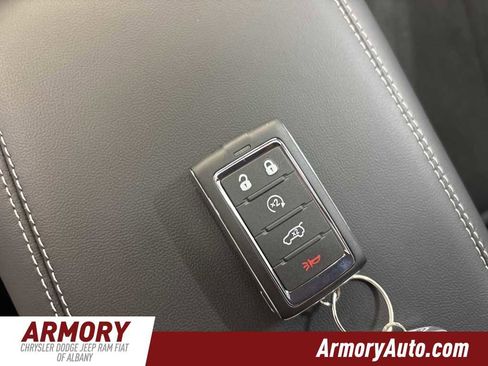 New 2025 Jeep Grand Cherokee L Altitude image 21