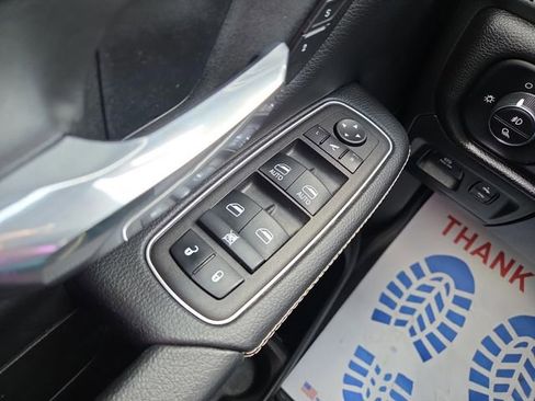 Used 2023 RAM 1500 Laramie image 32