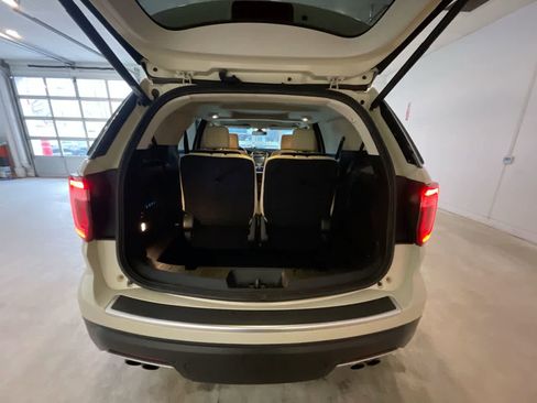 Used 2018 Ford Explorer Platinum image 25