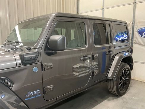 Used 2025 Jeep Wrangler Unlimited Sahara w/ Safety Group image 5