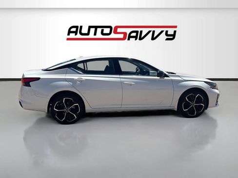 Used 2025 Nissan Altima 2.5 SR w/ SR Premium Package AWD/4WD image 8