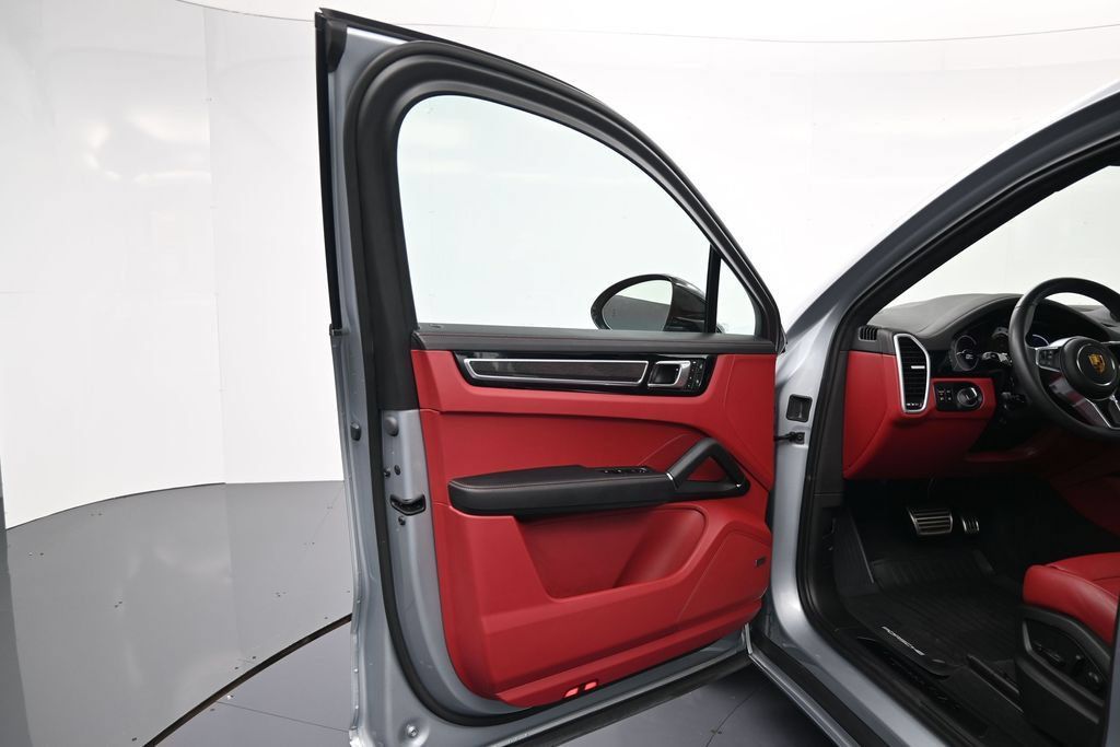 Used 2023 Porsche Cayenne GTS AWD/4WD image 16