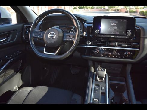 Used 2022 Nissan Pathfinder SV w/ SV Premium Package FWD image 32