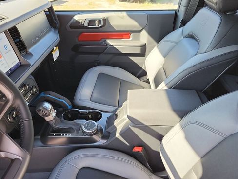 Used 2024 Ford Bronco Black Diamond image 22