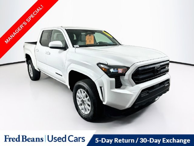 Used 2025 Toyota Tacoma SR5 AWD/4WD image 1