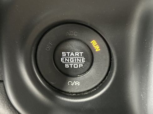 Used 2022 Jeep Wrangler Unlimited Sahara w/ Cold Weather Group image 29