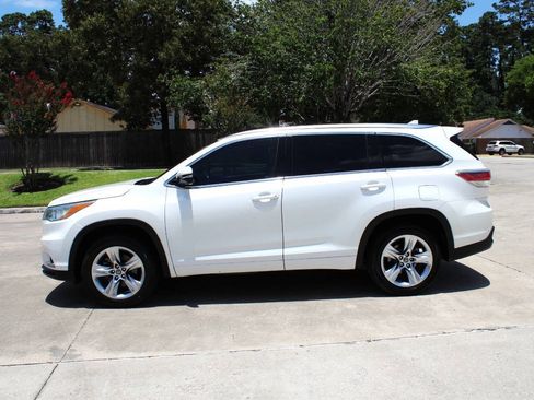 Used 2016 Toyota Highlander Limited FWD image 3