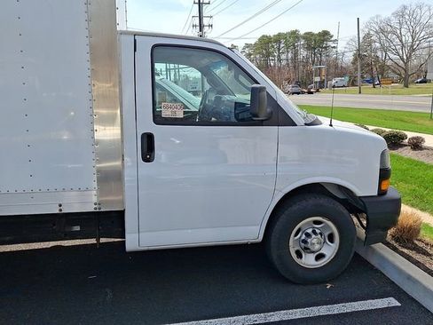 Used 2021 Chevrolet Express 3500 w/ Power Convenience Package RWD image 6