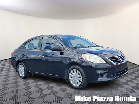 Used 2014 Nissan Versa SV FWD image 1