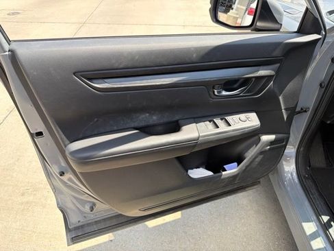 Used 2025 Honda CR-V LX image 14