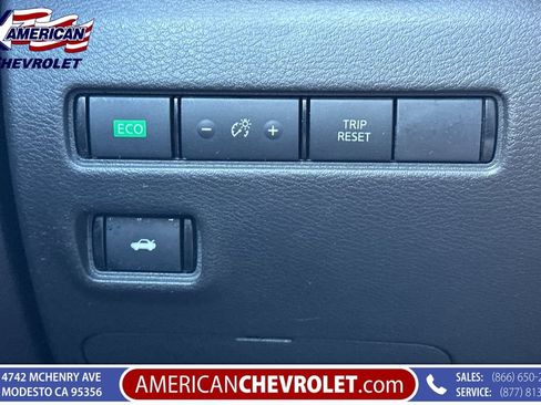 Used 2025 Nissan Sentra SV FWD image 35
