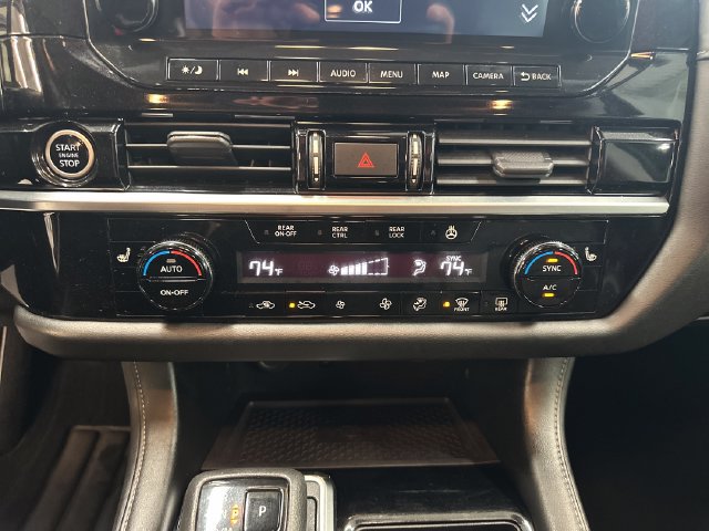 Used 2023 Nissan Pathfinder SL AWD/4WD image 32
