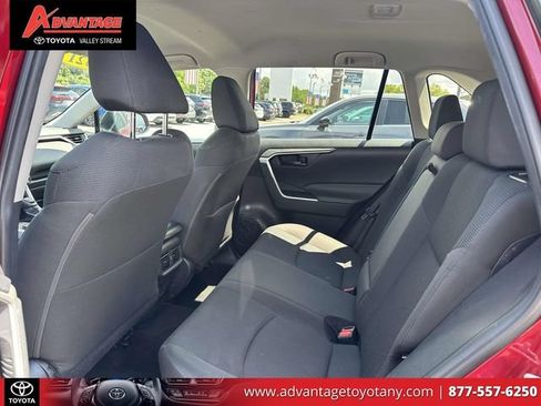 Used 2021 Toyota RAV4 LE AWD/4WD image 14