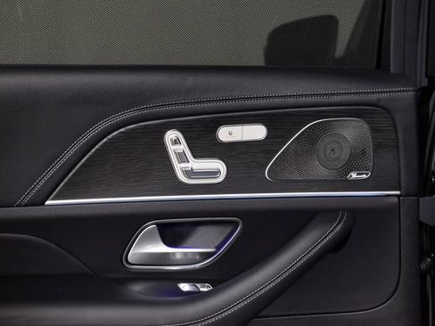 Certified 2025 Mercedes-Benz GLS 580 4MATIC image 43