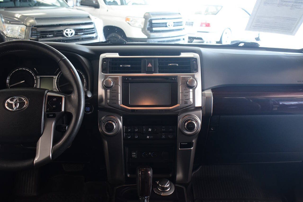 Used 2019 Toyota 4Runner Limited AWD/4WD image 30
