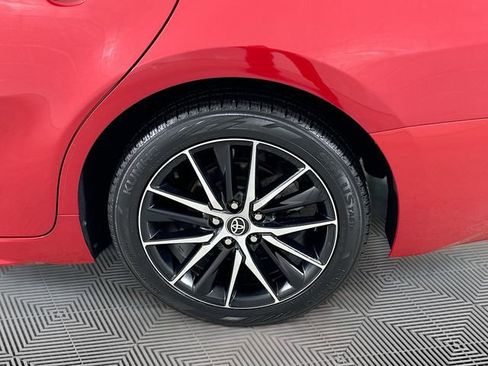 Used 2022 Toyota Camry SE image 11