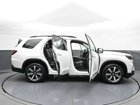 Used 2023 Honda Pilot Elite image 44