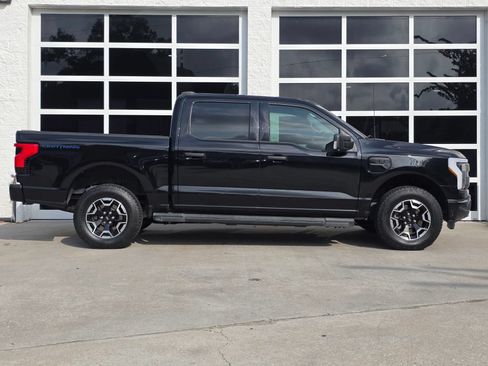 Used 2023 Ford F150 Lightning XLT AWD/4WD image 2