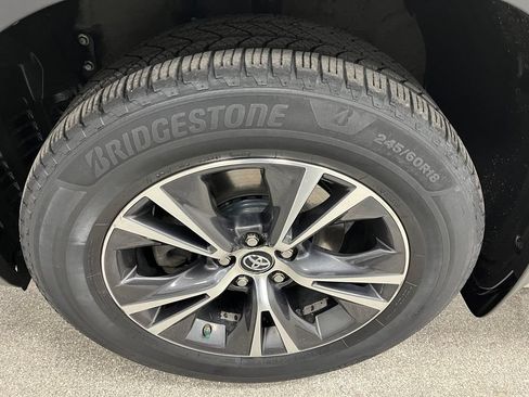 Used 2018 Toyota Highlander Plus w/ Carpet Mat Package (TMS) AWD/4WD image 80